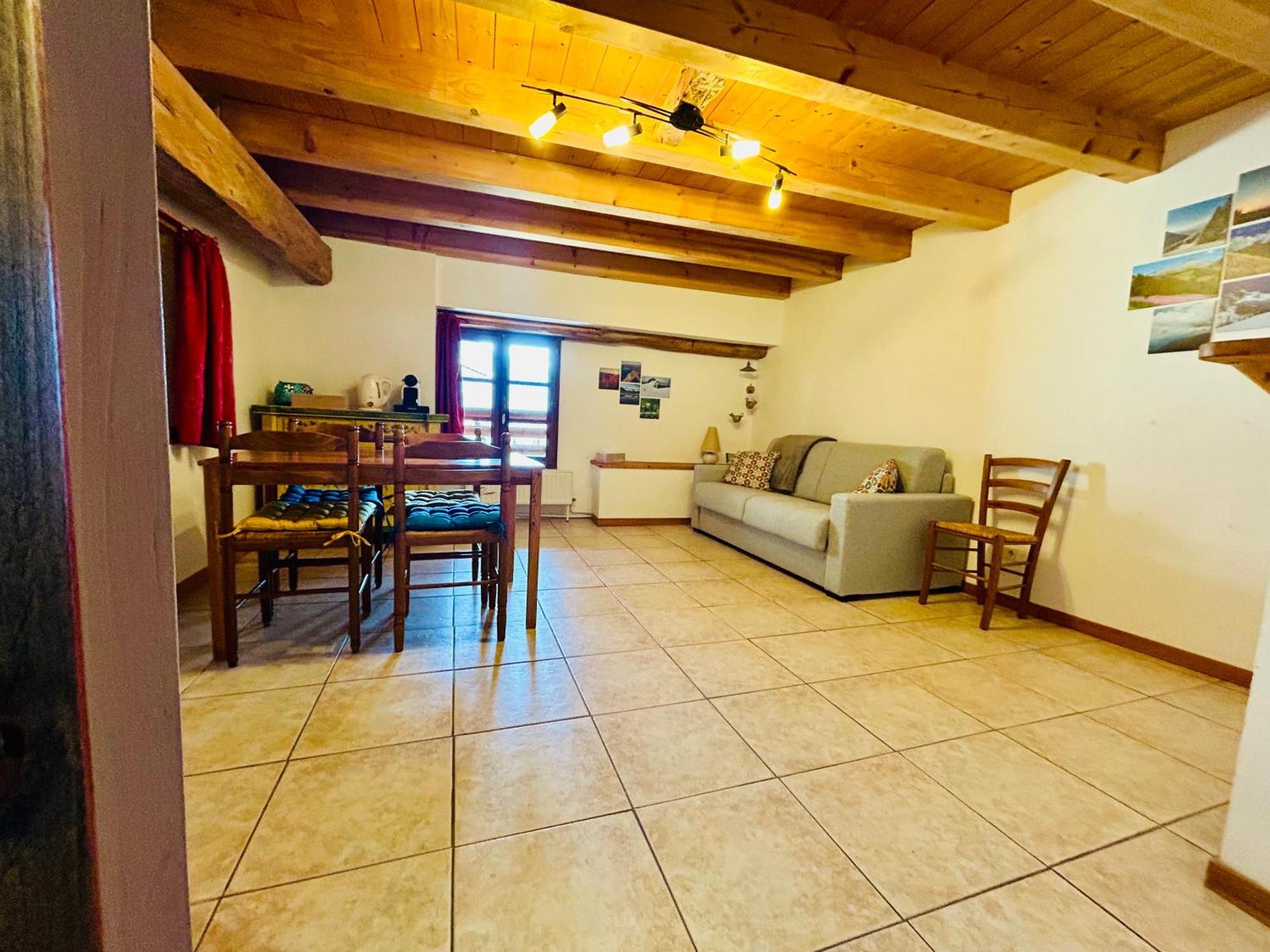Au Pied Du Chateau- Parking Wifi Jardin - Clg Savoie Freterive Zewnętrze zdjęcie